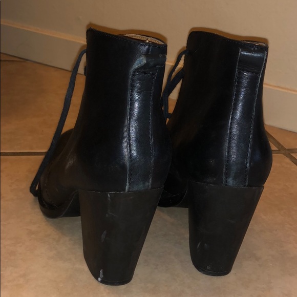 Shoes - Picture 3 of 4